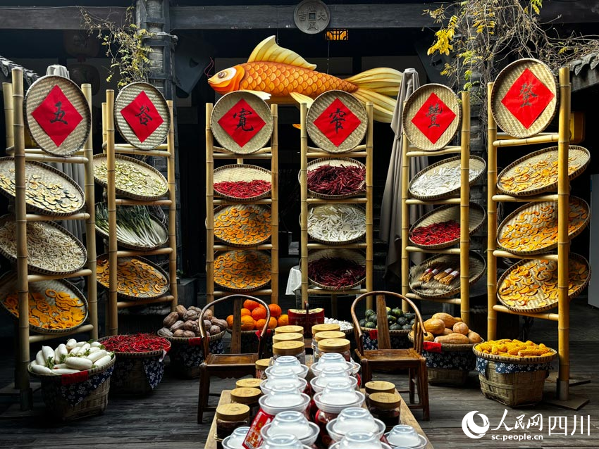 网红街上看四川丨人生有宽窄巷子多安逸(图3)