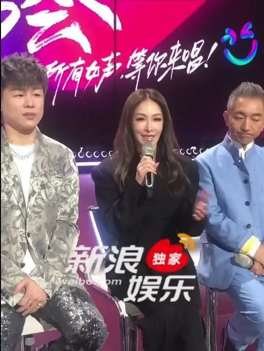 浴火重生！萧亚轩五度手术后复出首秀惊艳乐坛(图1)