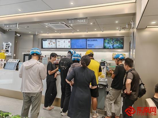 “秋天的第一杯奶茶”再掀消费热浪福清奶茶市场开启甜蜜“攻坚战”(图1)