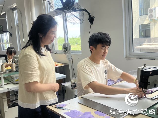 “幸福车间”筑梦家门口：河南冠华箱包托起群众增收梦(图2)