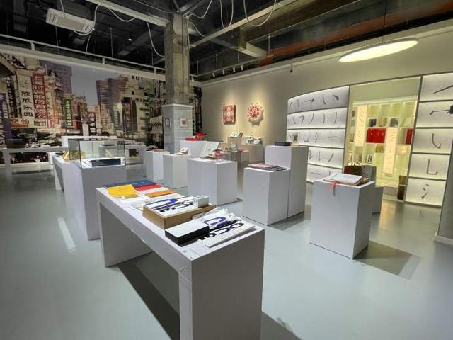 一本书是怎样制成的？来这翻开立体的纸上诗篇感受当下先进的海派印刷工艺成果(图2)