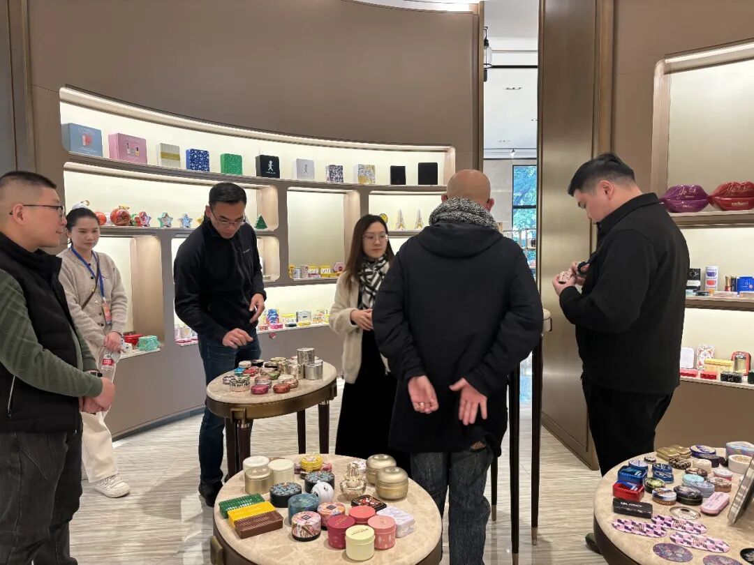 制造之美万有印力！2025年莞港印刷业合作交流会举行_科印印包圈(图14)