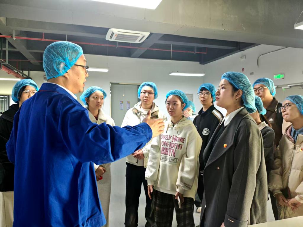 经金学院崇实书院师生联合第二党支部赴西安凌峰环球印务科技有限公司开展参观学习活动(图5)