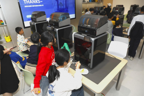 创想三维亮相AWE与英特尔新品会3D打印加速迈向“大众消费”(图6)